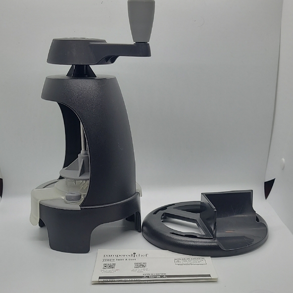 Pampered Chef Veggie Twil & Curl / Spiralizer - Picture 11 of 12